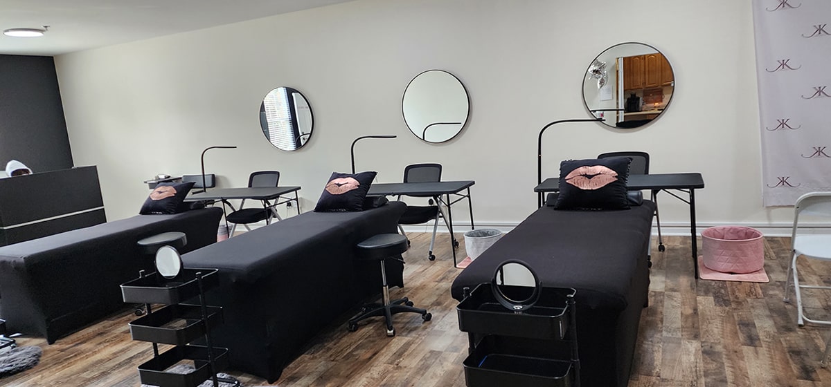 GLAMOUR BEAUTY AND BROWS TRAINING INSTITUTE